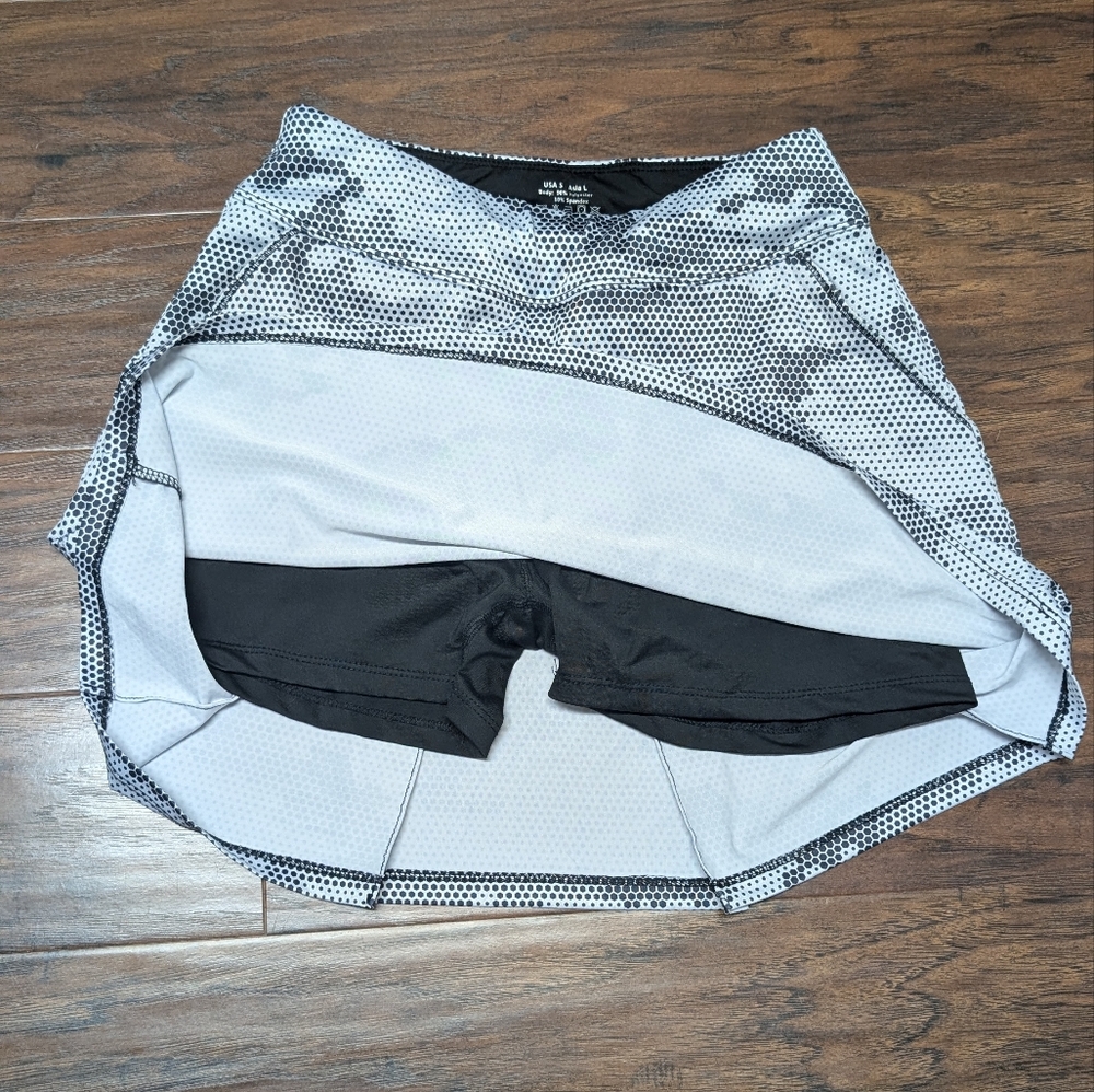 Athletic Skort Pixelated Camo Print White, Gray, and Black - Picture 4 of 7